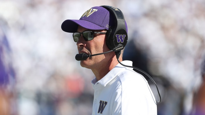 Washington coach Chris Petersen steps down
